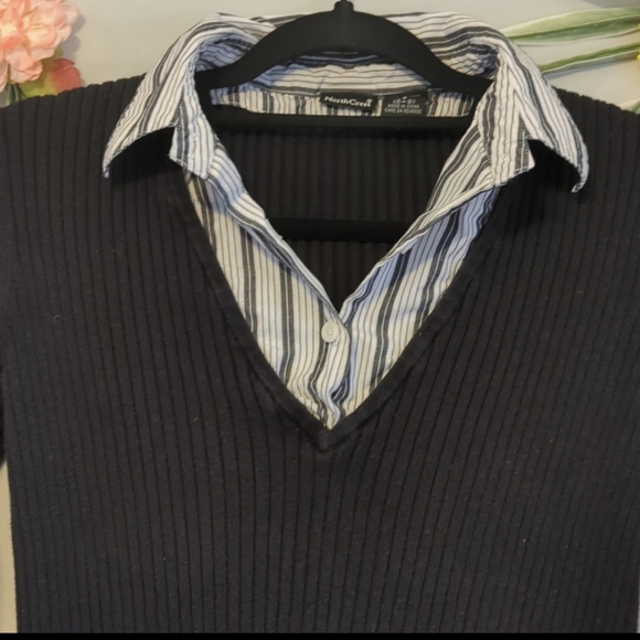 Sophisticated Black & White North Crest long sleeve shirt - Picture 5 of 5